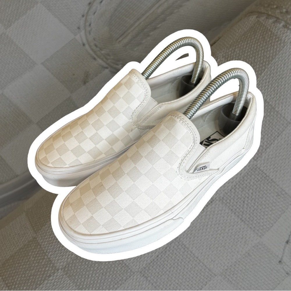 Pre-Owned Vans Classic Slip On White on White